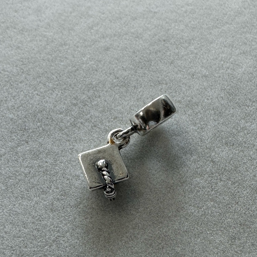 Pandora grad cap charm